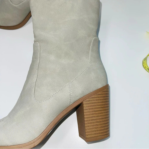 Maurices Addison Mid Ankle Block Heel Booties Taupe Gray 7 Women’s - Picture 6 of 14
